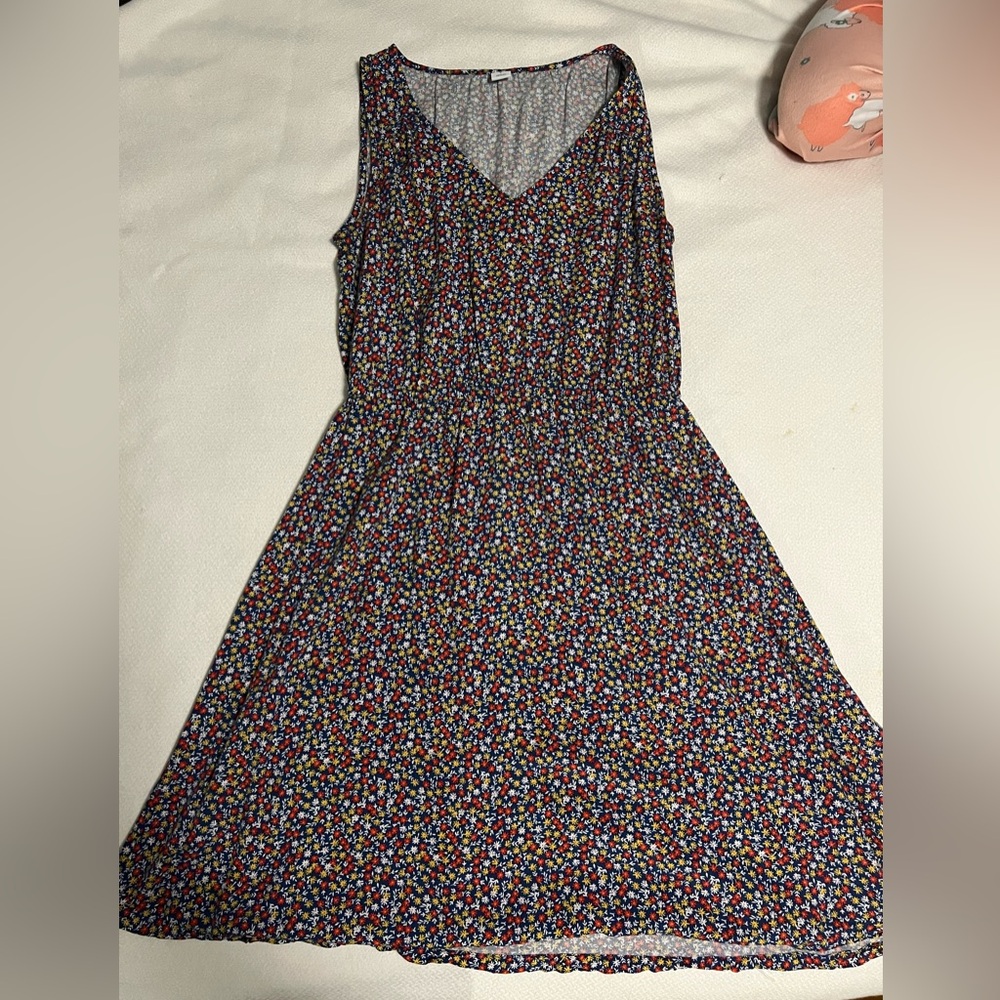 Old Navy Red and White Sleeveless V-Neck Sundress